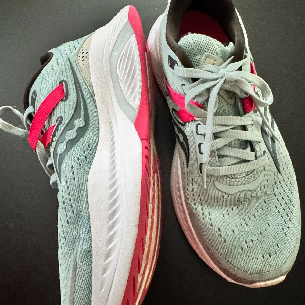 Saucony Women's Athletic Shoes in Gray and Pink - Picture 5 of 6